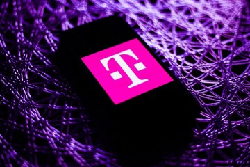 "T-Mobile расширяет сеть 5G UC, охватывая 98% населения США и предлагая революционную производительность"