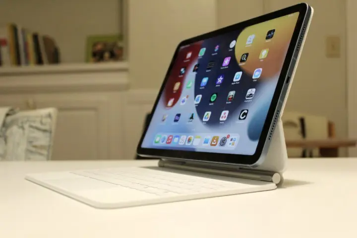 "Apple задерживает выпуск новых iPad из-за проблем с производством и ускорением работы с поставщиками"